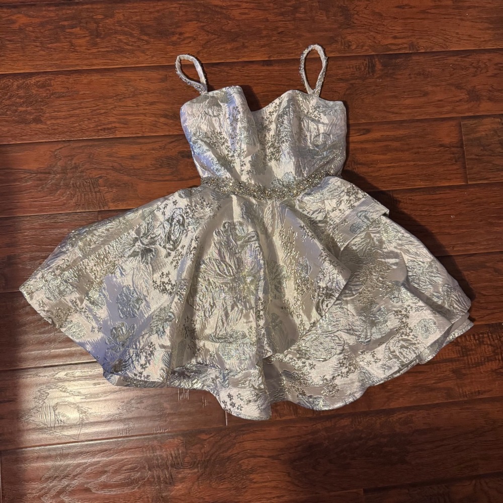 Prom Homecoming Party Dress Womens 6 Mac Duggal Silver Metallic Floral Brocade